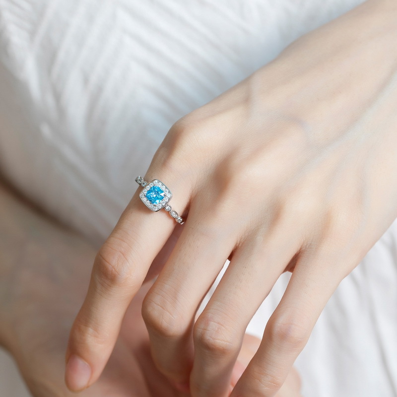 BLUE CZ WOMEN RING