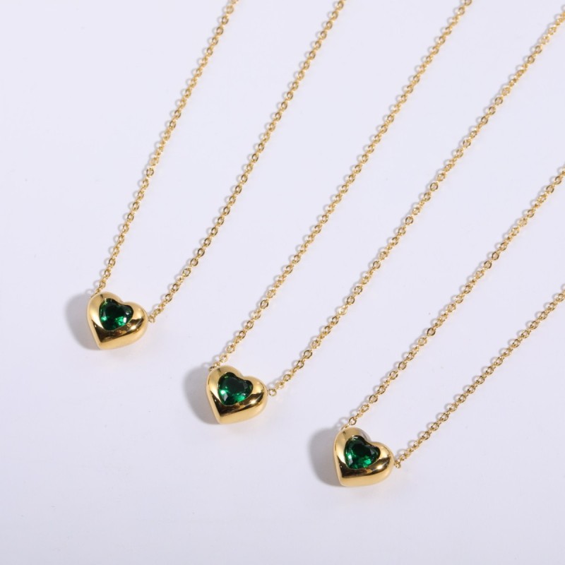 stainless steel inlaid emerald zircon heart necklace